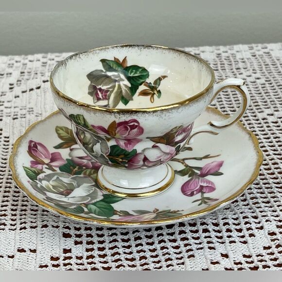 Vintage ROSINA Pink and White Magnolia Bone China footed Teacup & Saucer - Picture 8 of 12